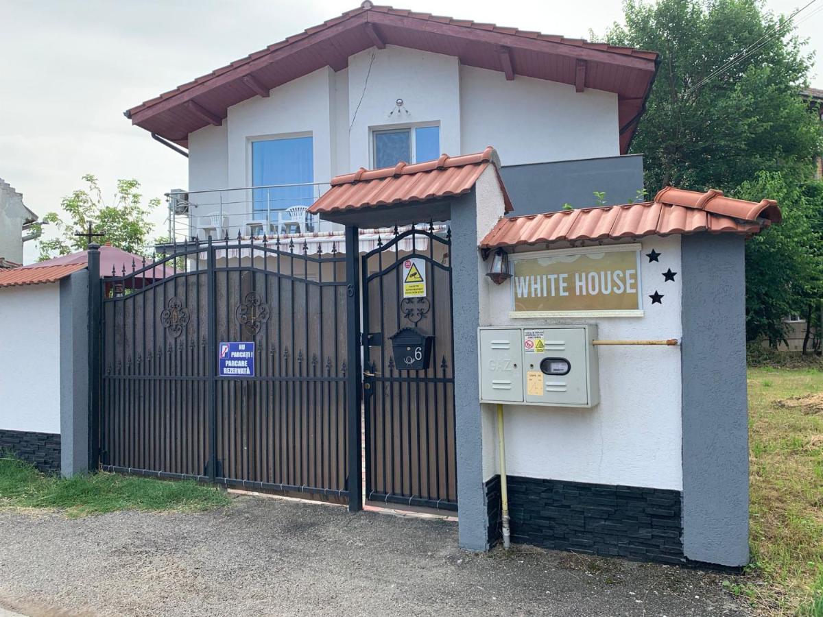 White House Guest House Hunedoara Ngoại thất bức ảnh